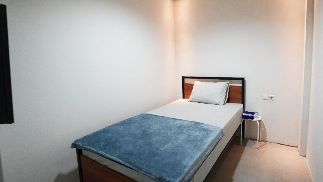 Hostel 18 Bandung Buitenkant foto